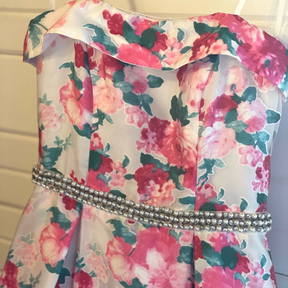 Beautiful Floral Prom Dress from Windsor 7 8 - Picture 2 of 16